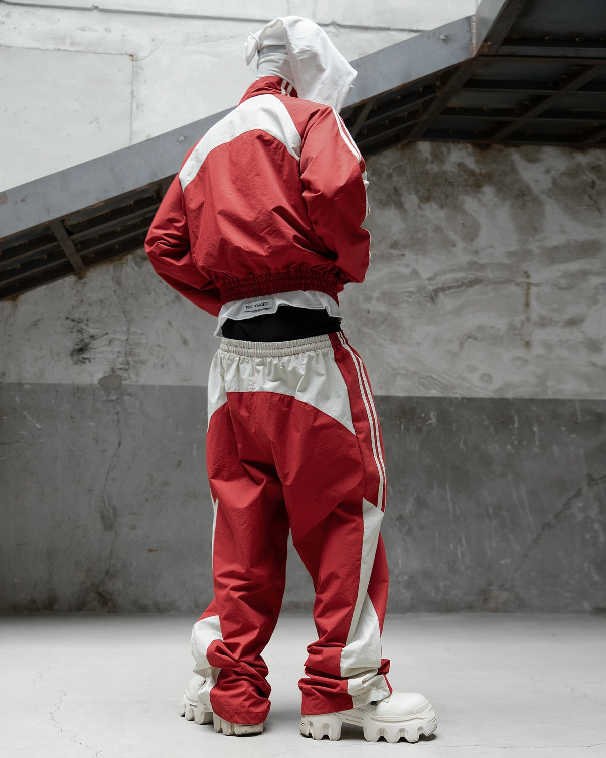 【roaringrad】26 Panel Track Pants