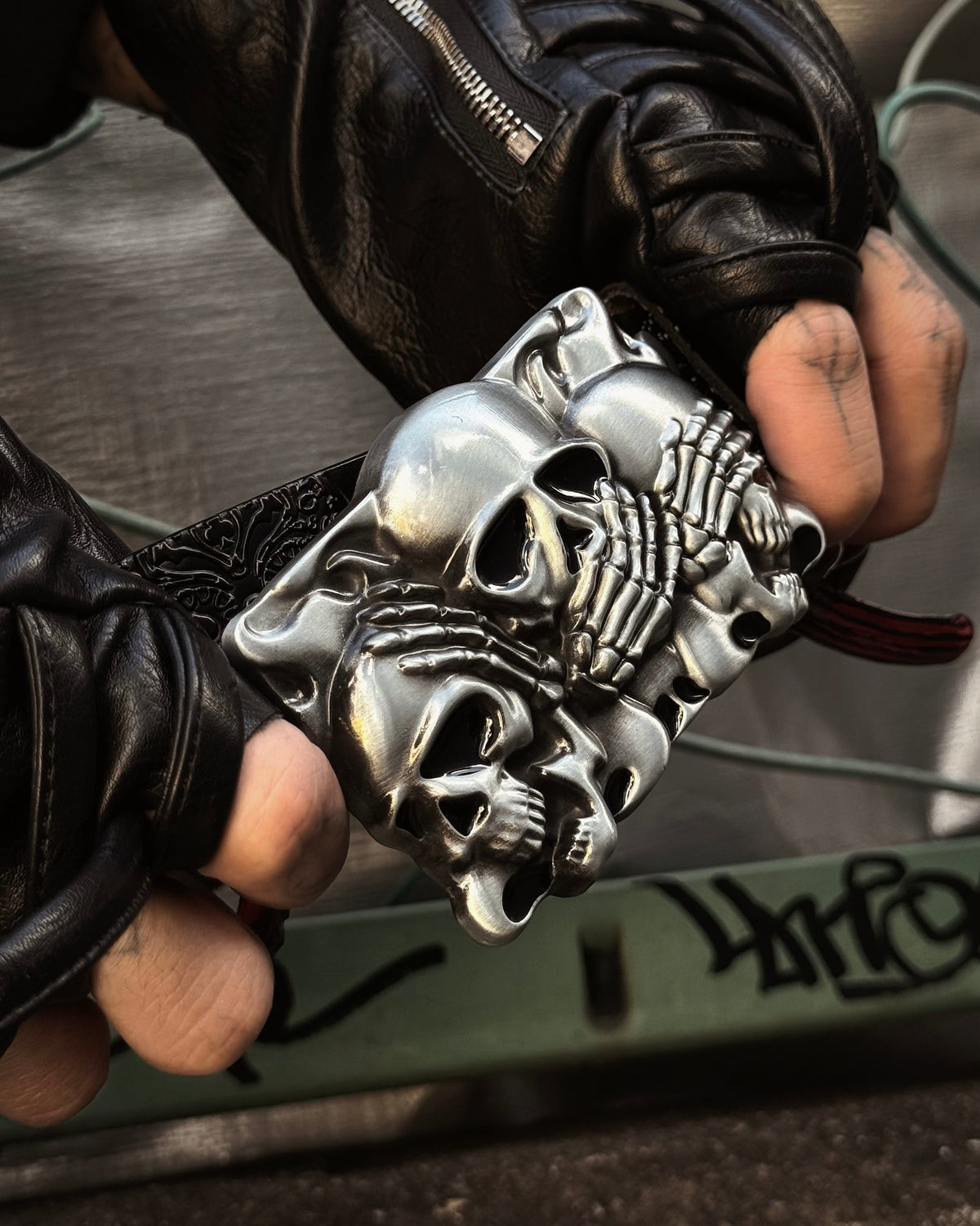 国際配送【Never mind the XU】Skull Embossed Leather Belt