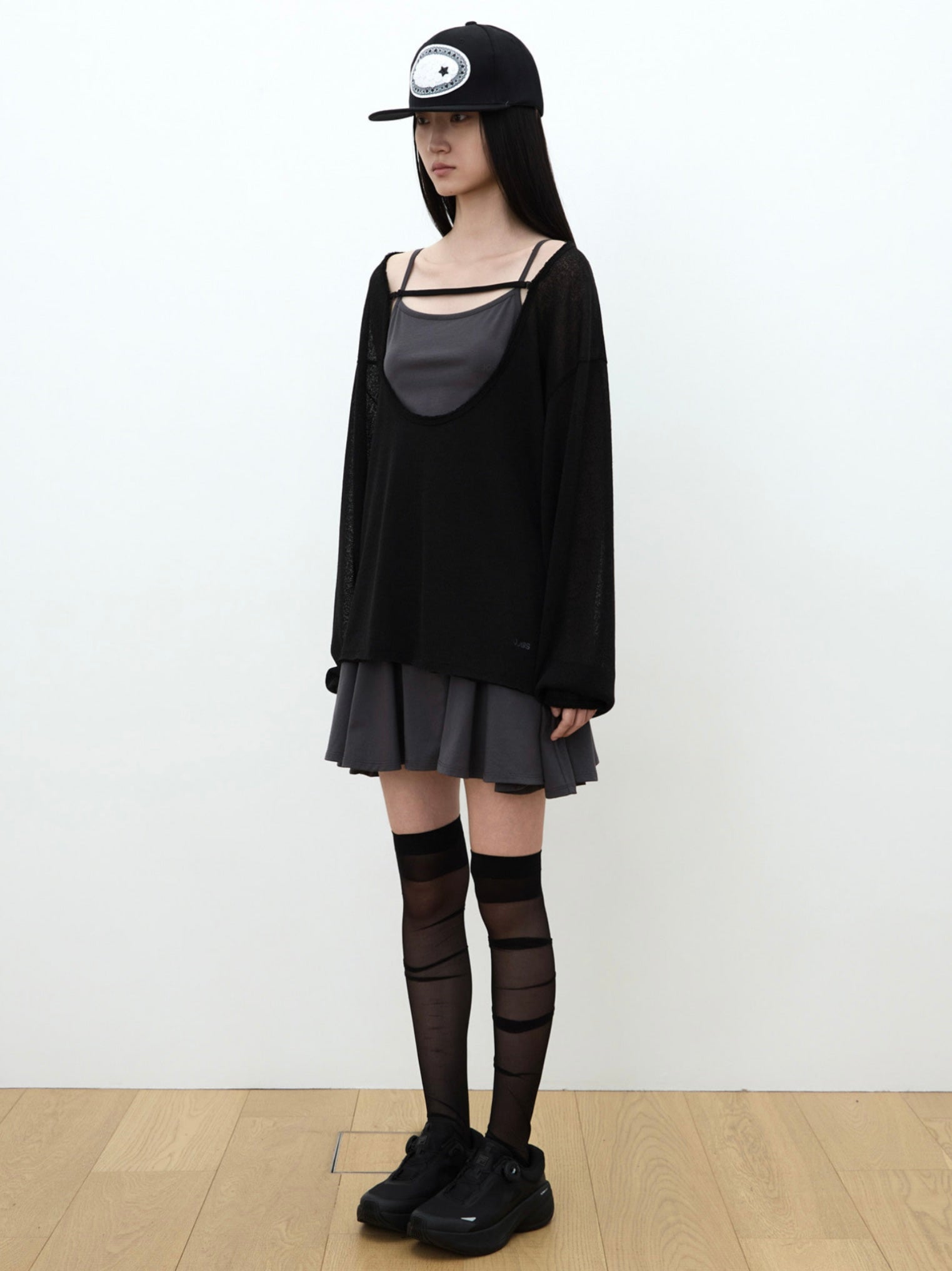 【OJOS】Raw Cut U-Neck Knit Top
