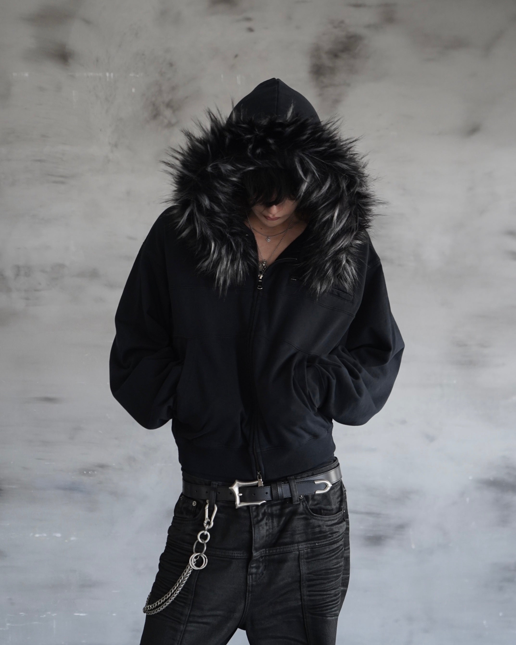 【CHIKASHITSU PLUS HIGH】Volume fur cropped zip hoodie