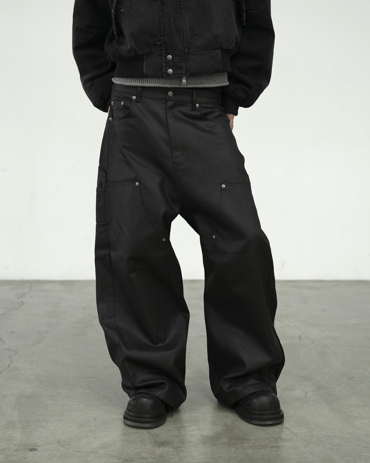 【CHIKASHITSU PLUS HIGH】Carbon coated double knee pants