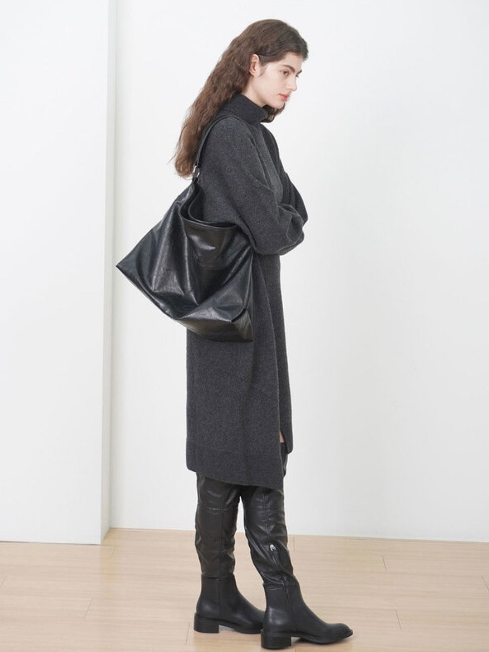 【HAH ARCHIVE】Contour Shoulder Bag(レザー)