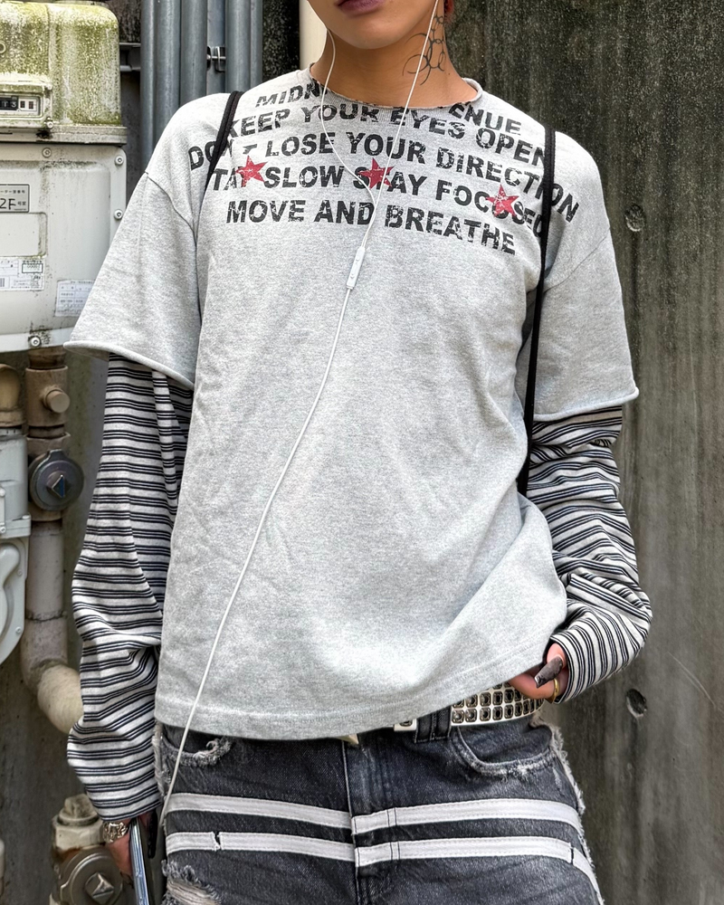 受注制【Never mind the XU】LAYERED STRIPE SLEEVE GRAPHIC TEE (2color)