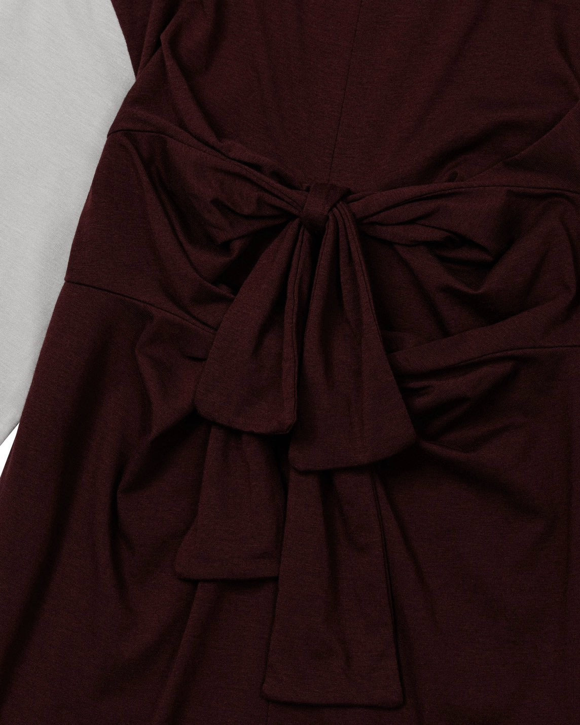 【Uglyshadow】BACK RIBBON T-SHIRT