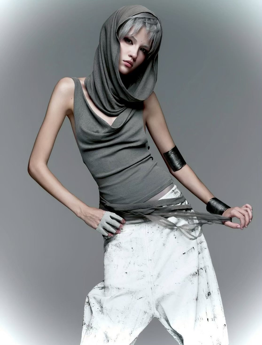 【EYE OF THE STORM】ASHEN HOOD TANK TOP