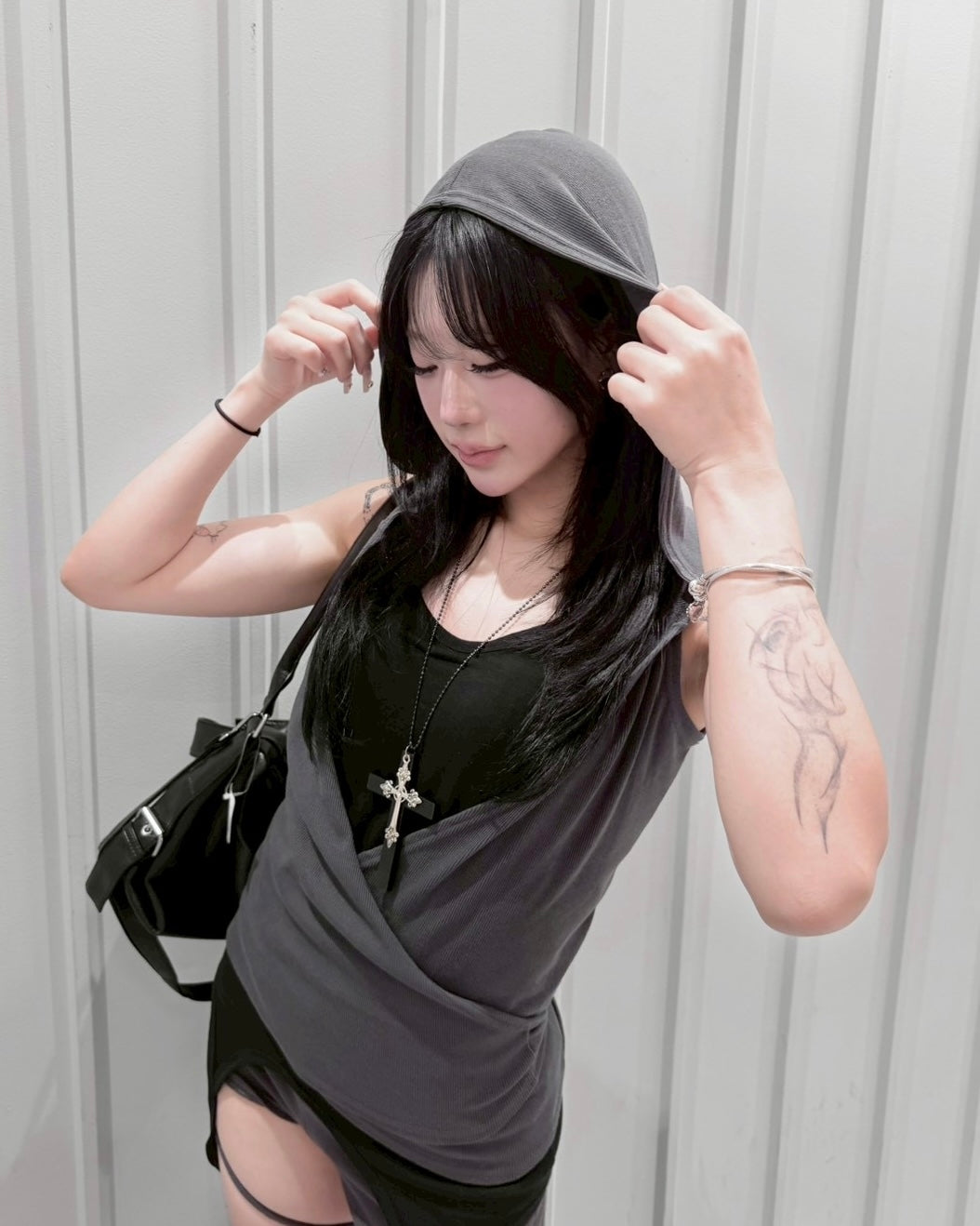 受注制【nmtc+】Hooded Wrap Sleeveless Top (2color)