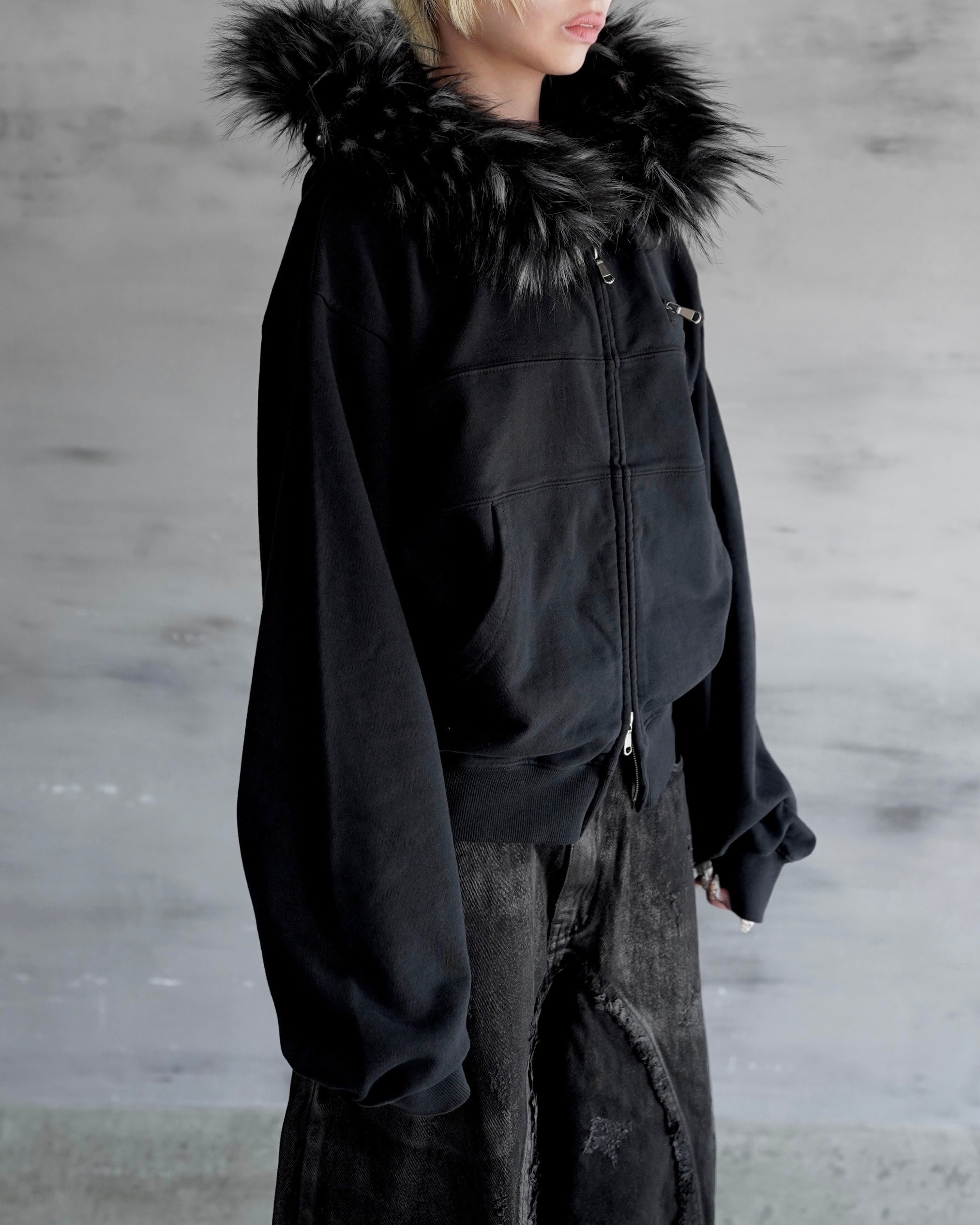 【CHIKASHITSU PLUS HIGH】Volume fur cropped zip hoodie