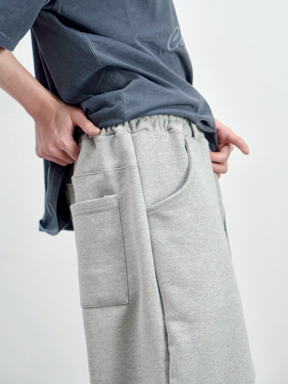 【Chikashitsu +】curved balloon sweat pants (2color)