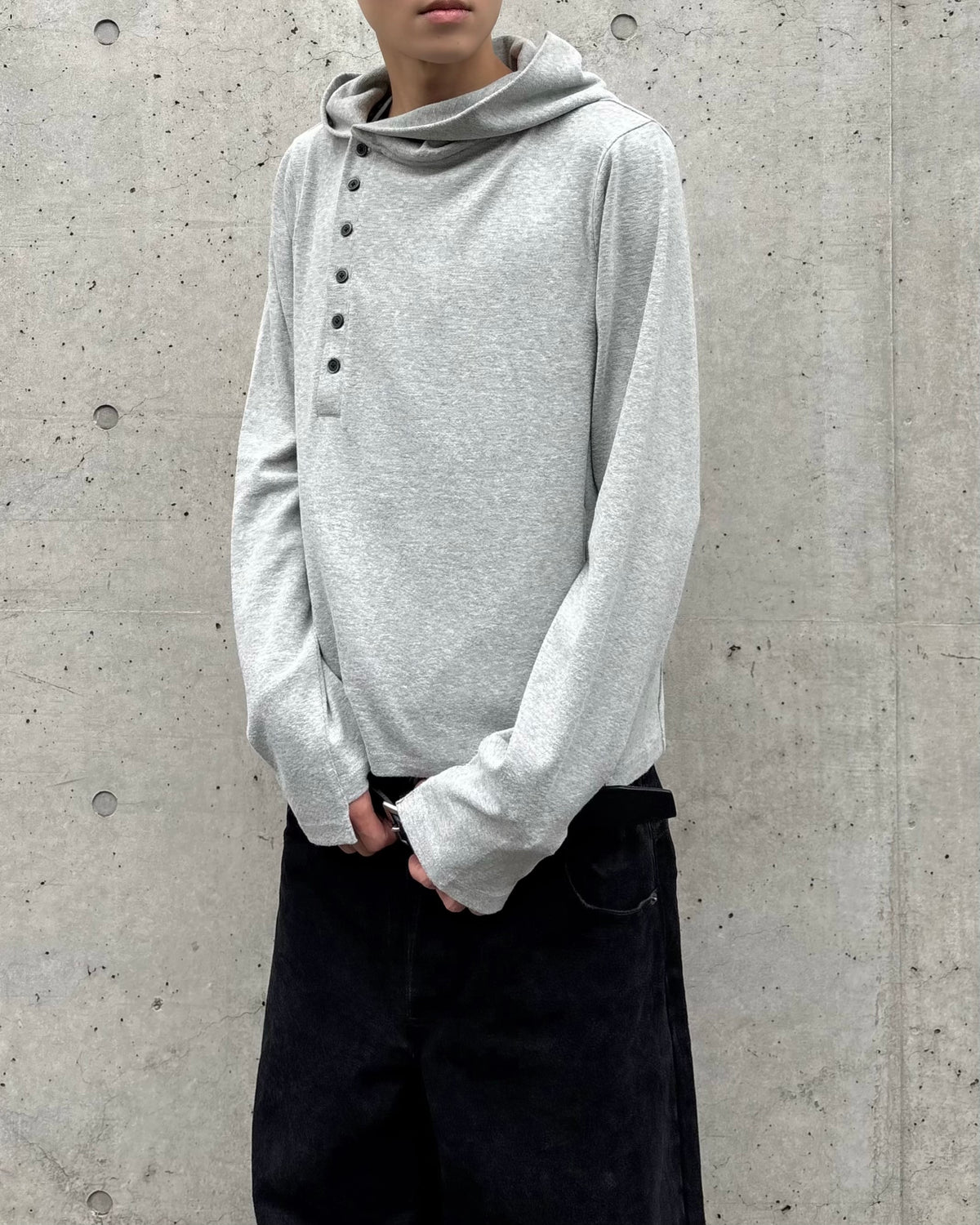 【Lee fi Ne】 Offset Hooded Henley Top