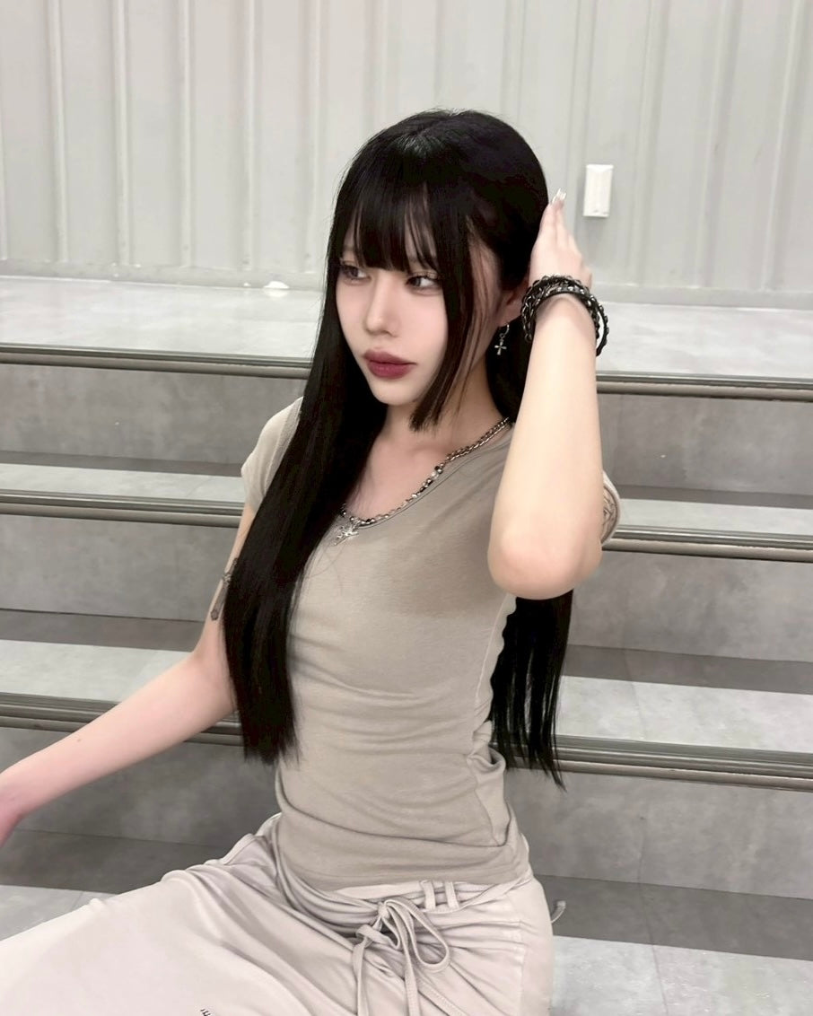 受注制【nmtc+】Back Button Slit U-Neck Tee (5color)
