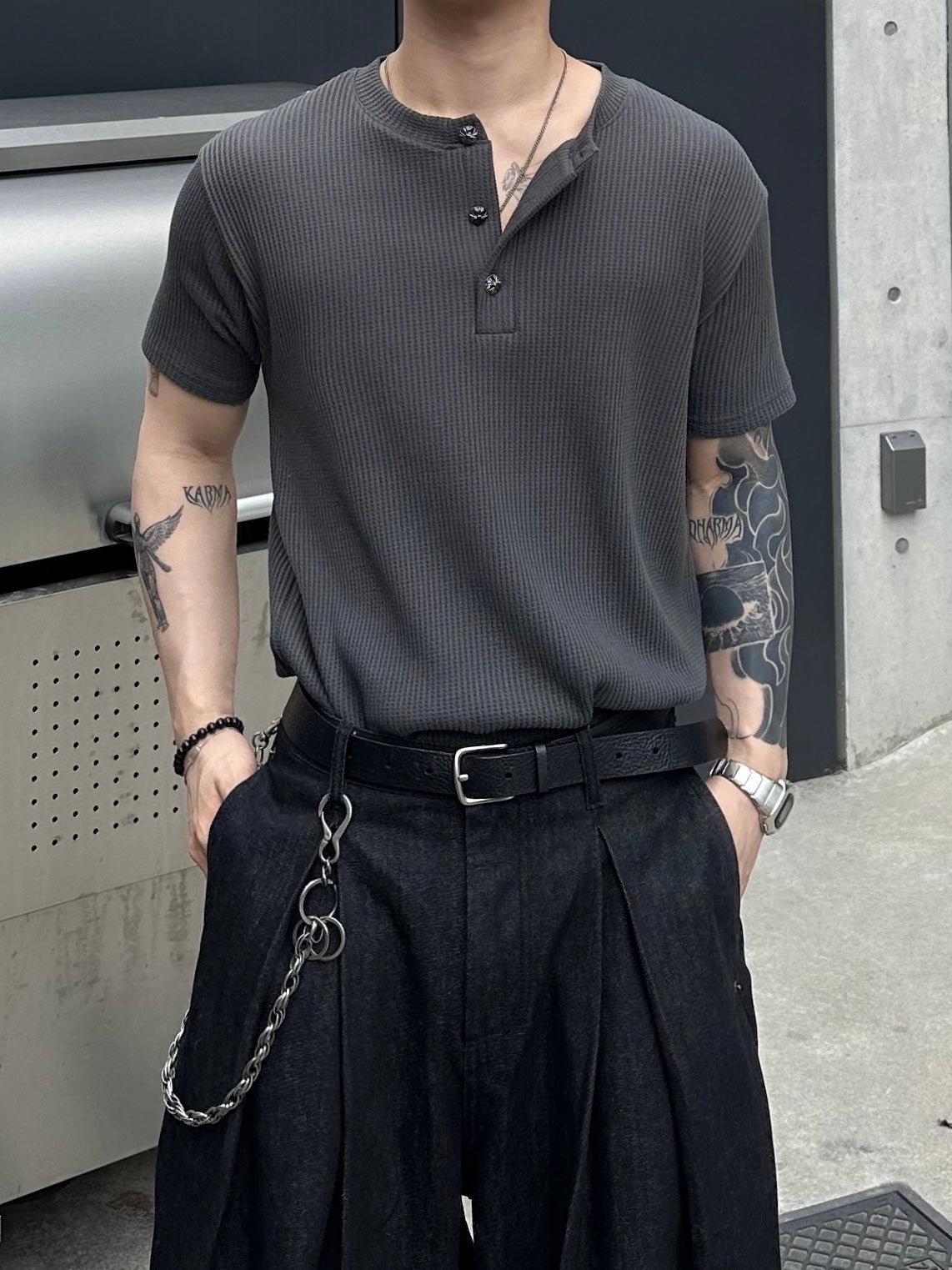 大阪店WEB限定受注制【Chikashitsu + 】button point henley neck t-shirt (3color)