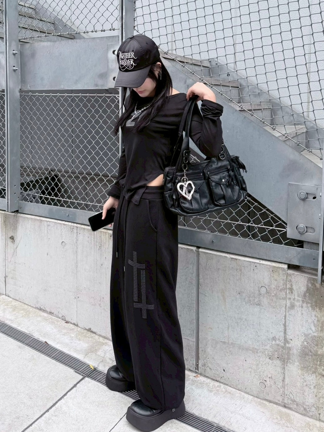 受注制【nmtc+】cross studs sweat pants (2color)