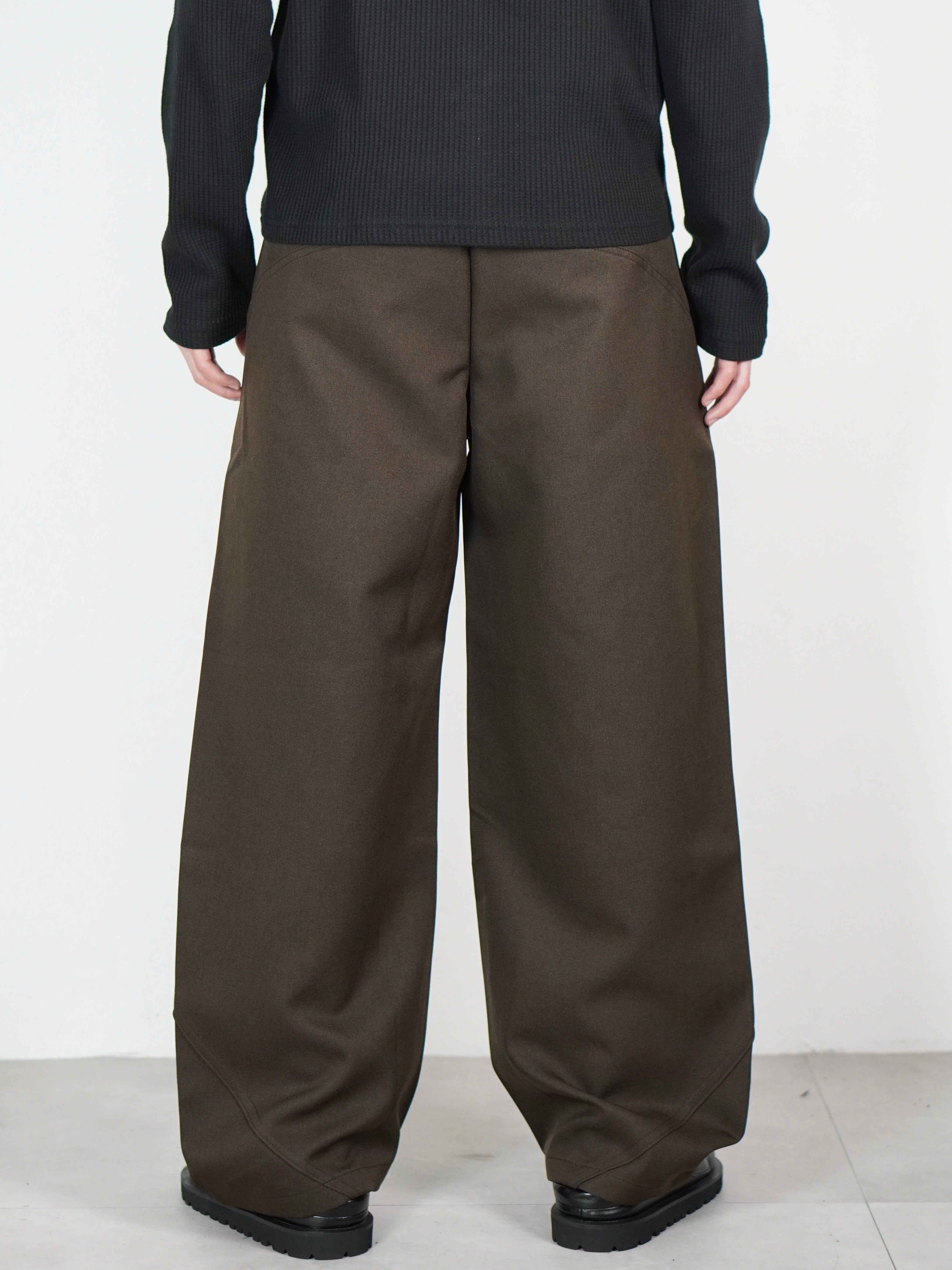 受注制【Chikashitsu +】Curve line wide pants (3color)