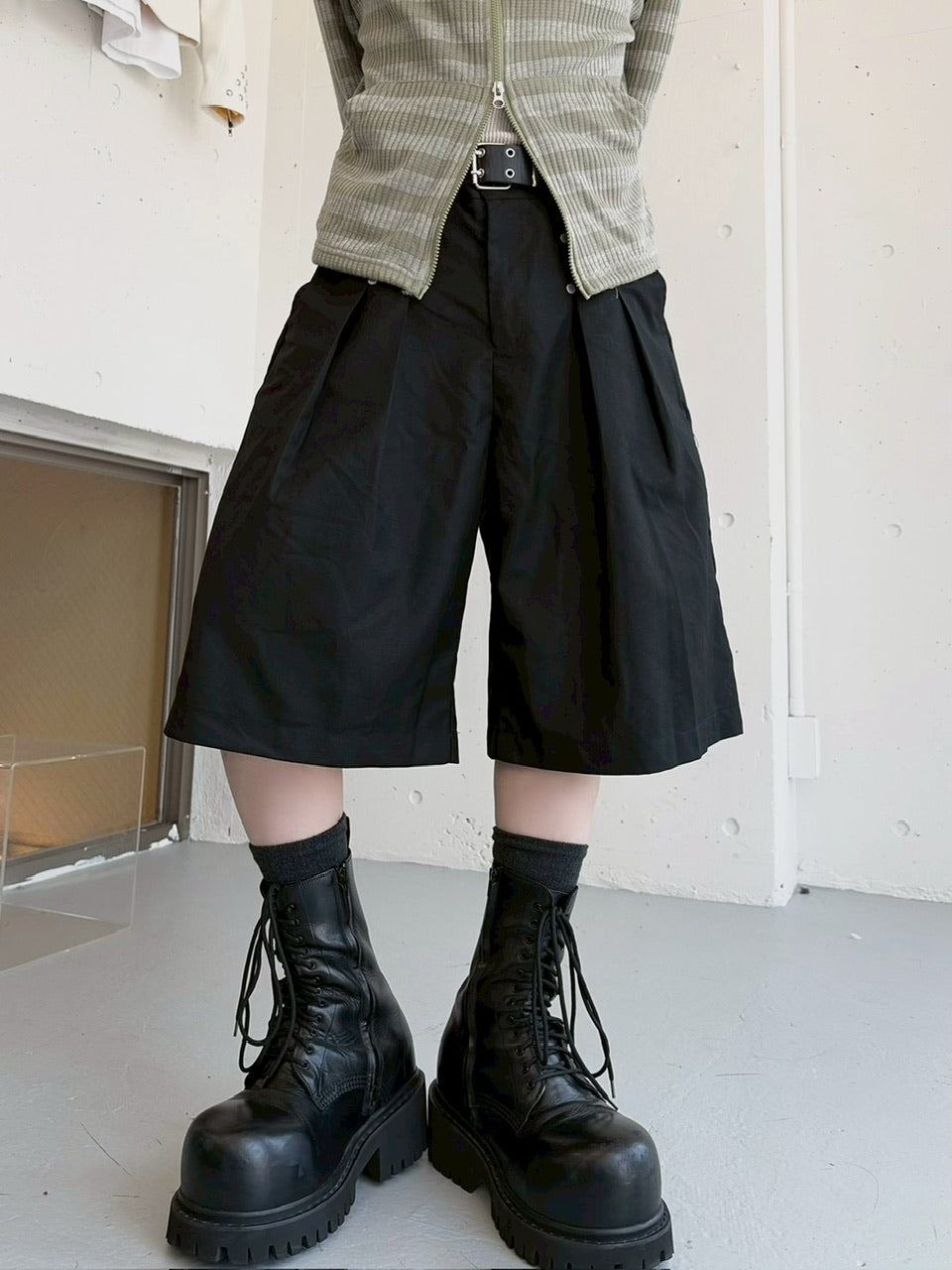 国際配送【LUV CODE】rivet bermuda pants (2color)