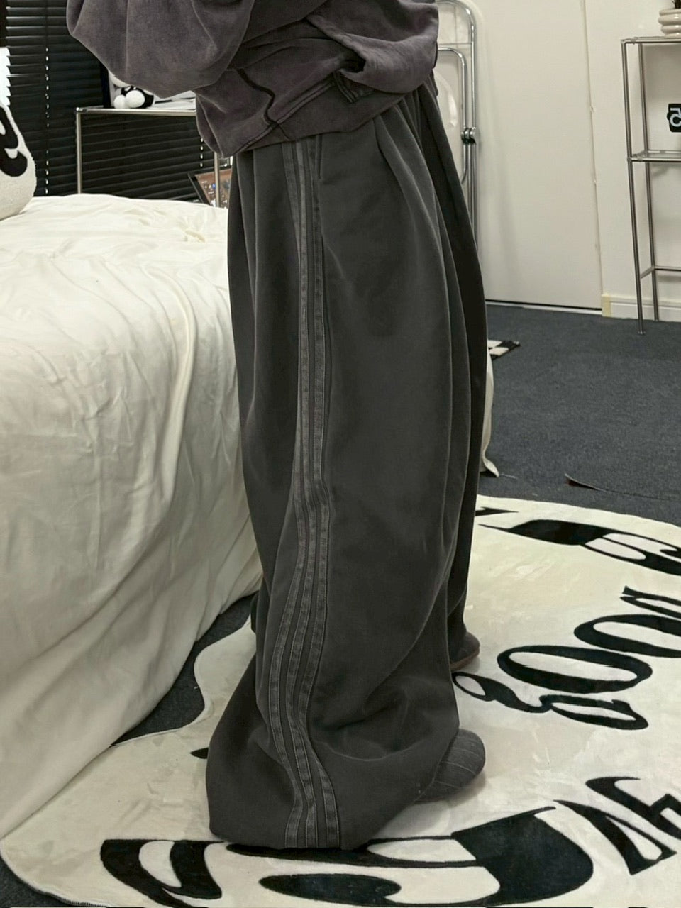 受注制【LUV CODE】line wide sweat pants (2color)
