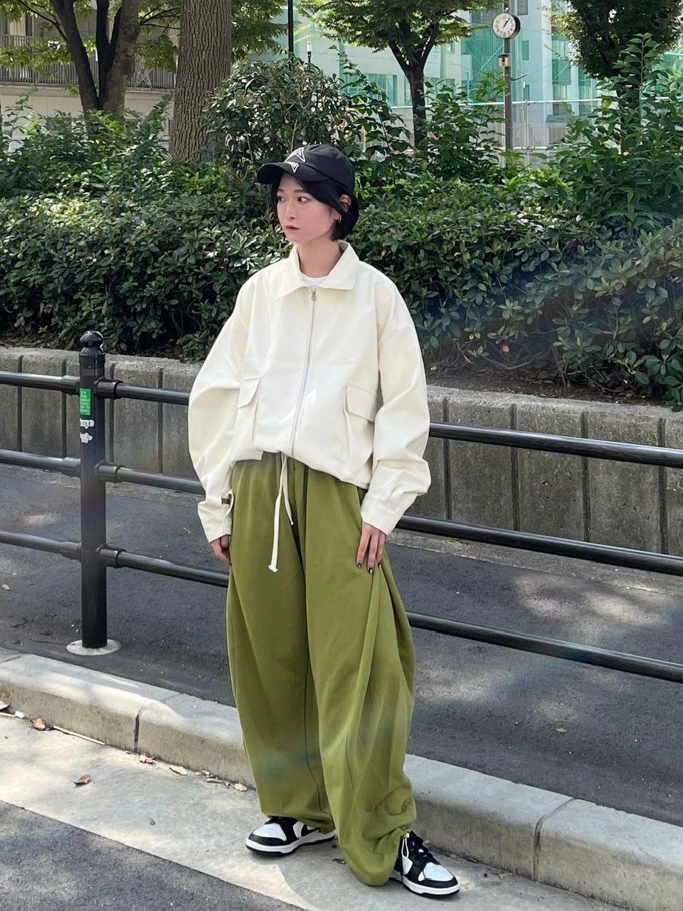 【Chikashitsu +】side button balloon sweat pants (3color)
