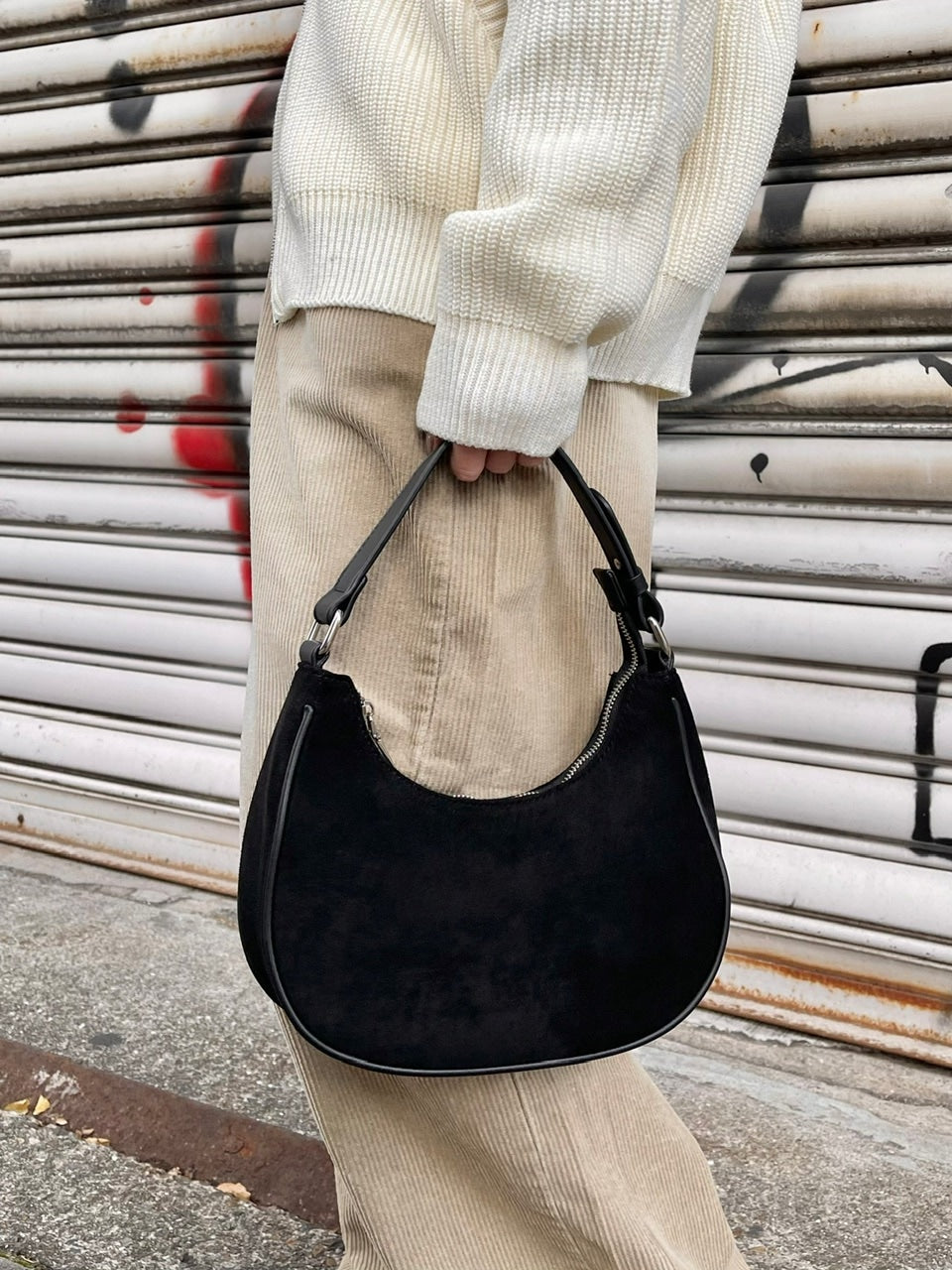 受注制【Chikashitsu +】suede moon hand bag (2color)
