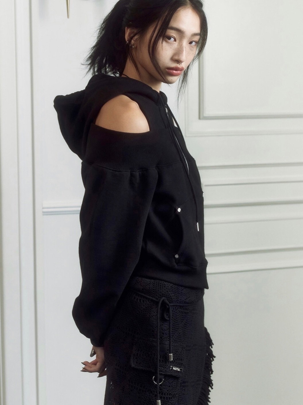 【NOT KNOWING】Open Shoulder Zip Up Hoodie / 【ノットノーイング】オープンショルダージップアップパーカー