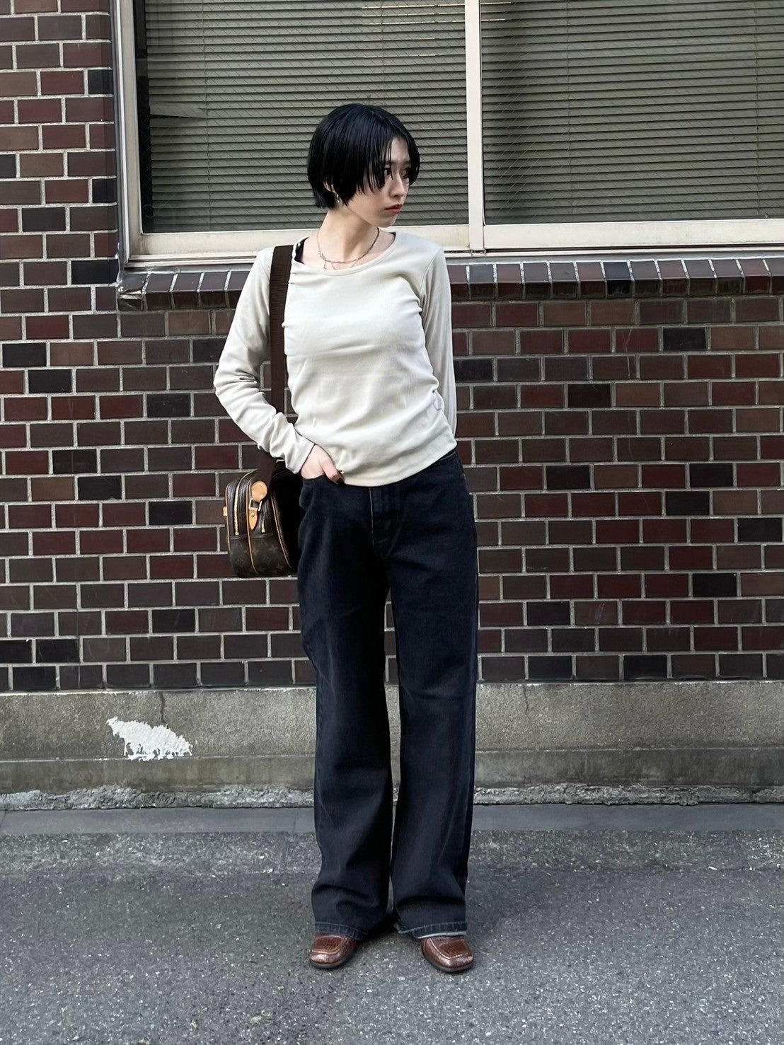 受注制【Chikashitsu + LADIES】wide fit black denim pants