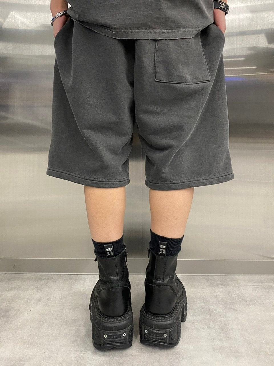 受注制【Never mind the XU】pigment line shorts (2color)