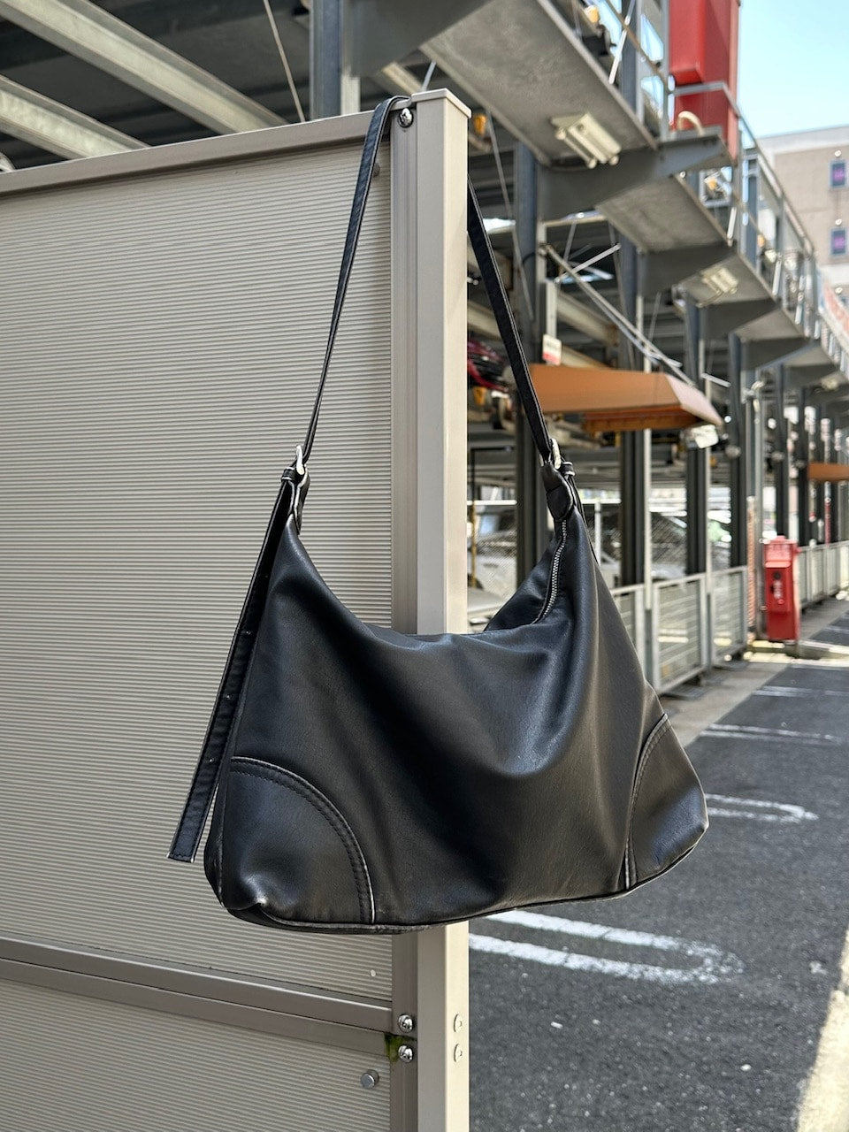 大阪店WEB限定受注制【Chikashitsu +】vintage leather cross bag