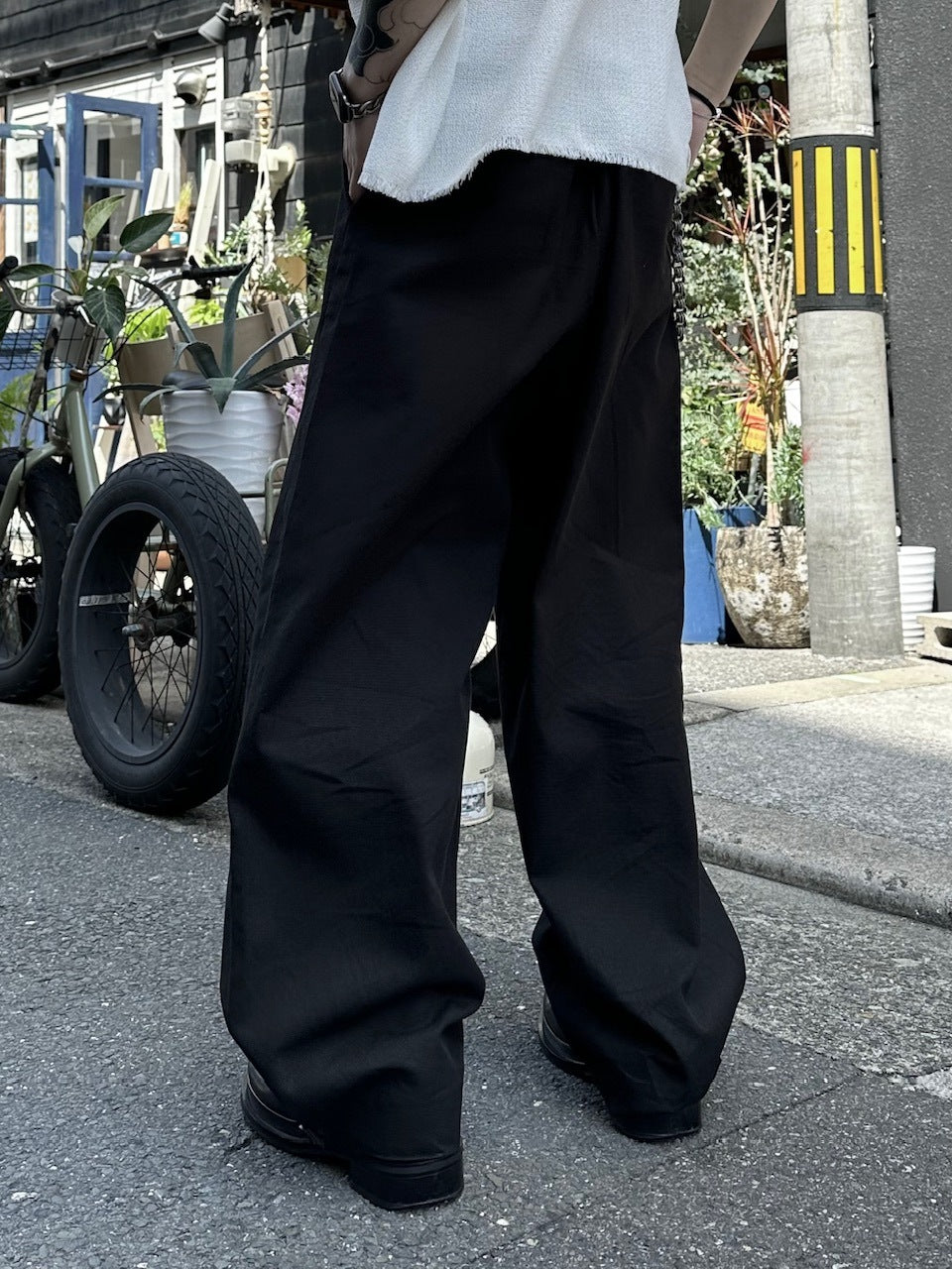大阪店WEB限定受注制【Chikashitsu +】2tuck wide cotton pants (2color)