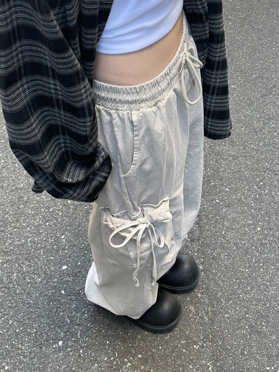 受注制【Chikashitsu +】pigment wash side rope cargo pants (2color)