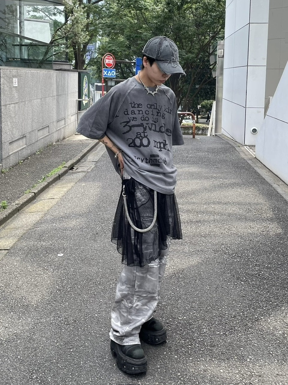 【Never mind the XU】washed design t-shirts (2color)