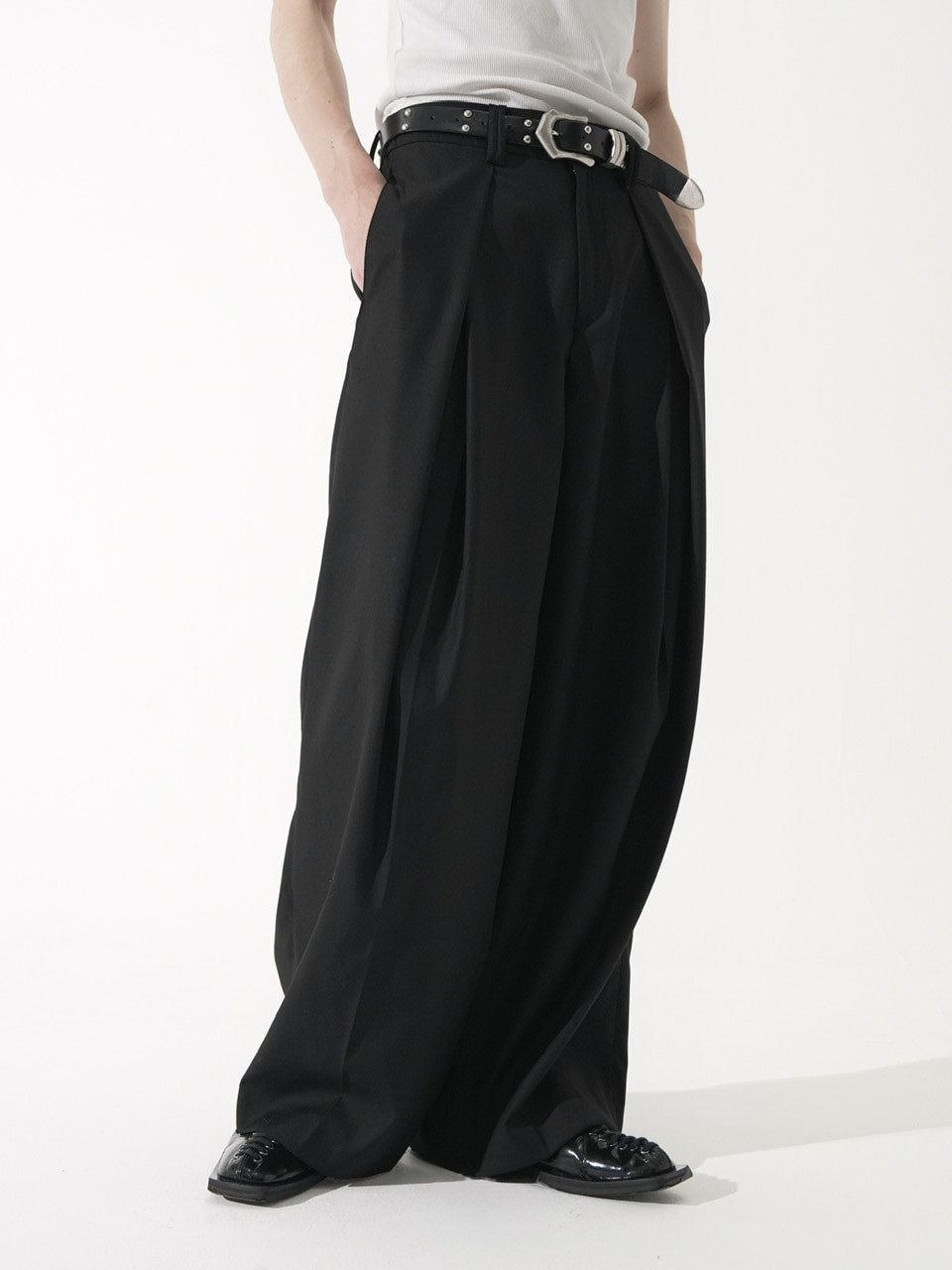 【CS】cross tuck drape slacks (black)