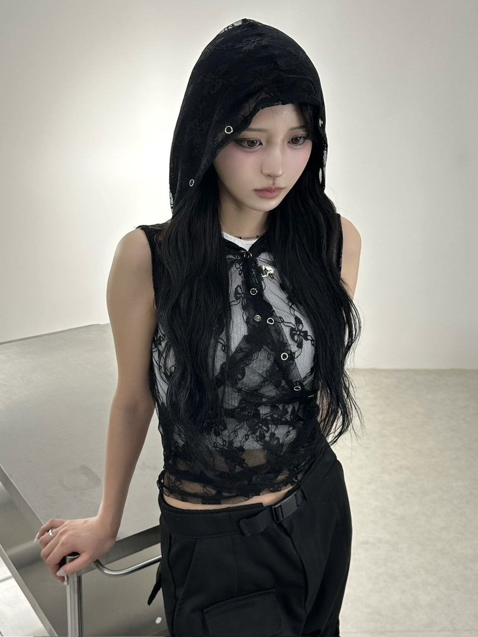 受注制【Never mind the XU】ribbon lace hoodie (2color)