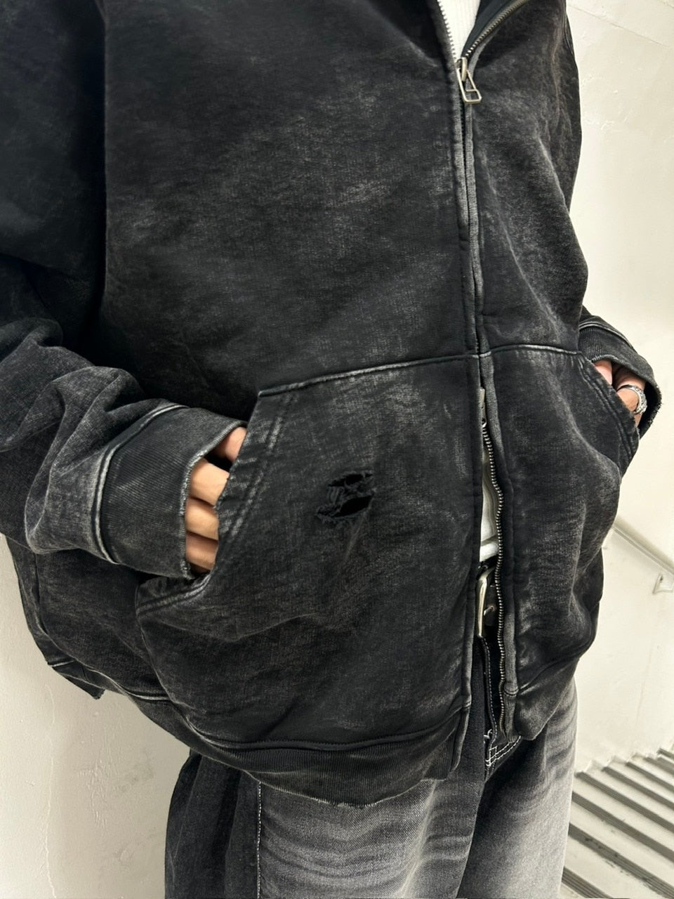 受注制【Chikashitsu +】set up pigment damage zip up hoodie