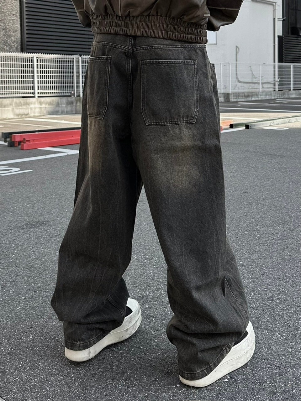 大阪店WEB限定受注制【Chikashitsu +】vintage wash wide denim pants (brown)