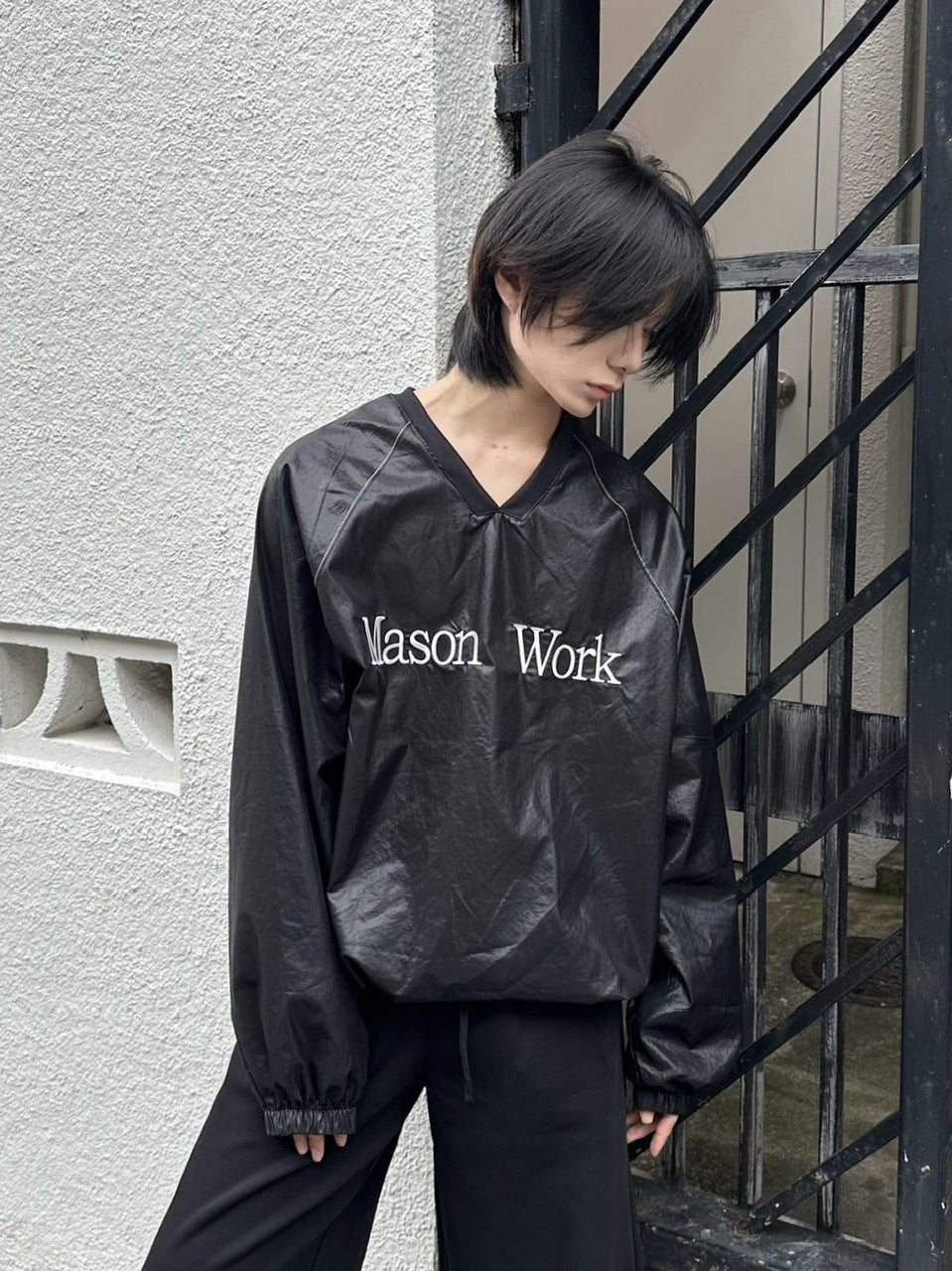 受注制【LUV CODE】coated v neck top (2color)