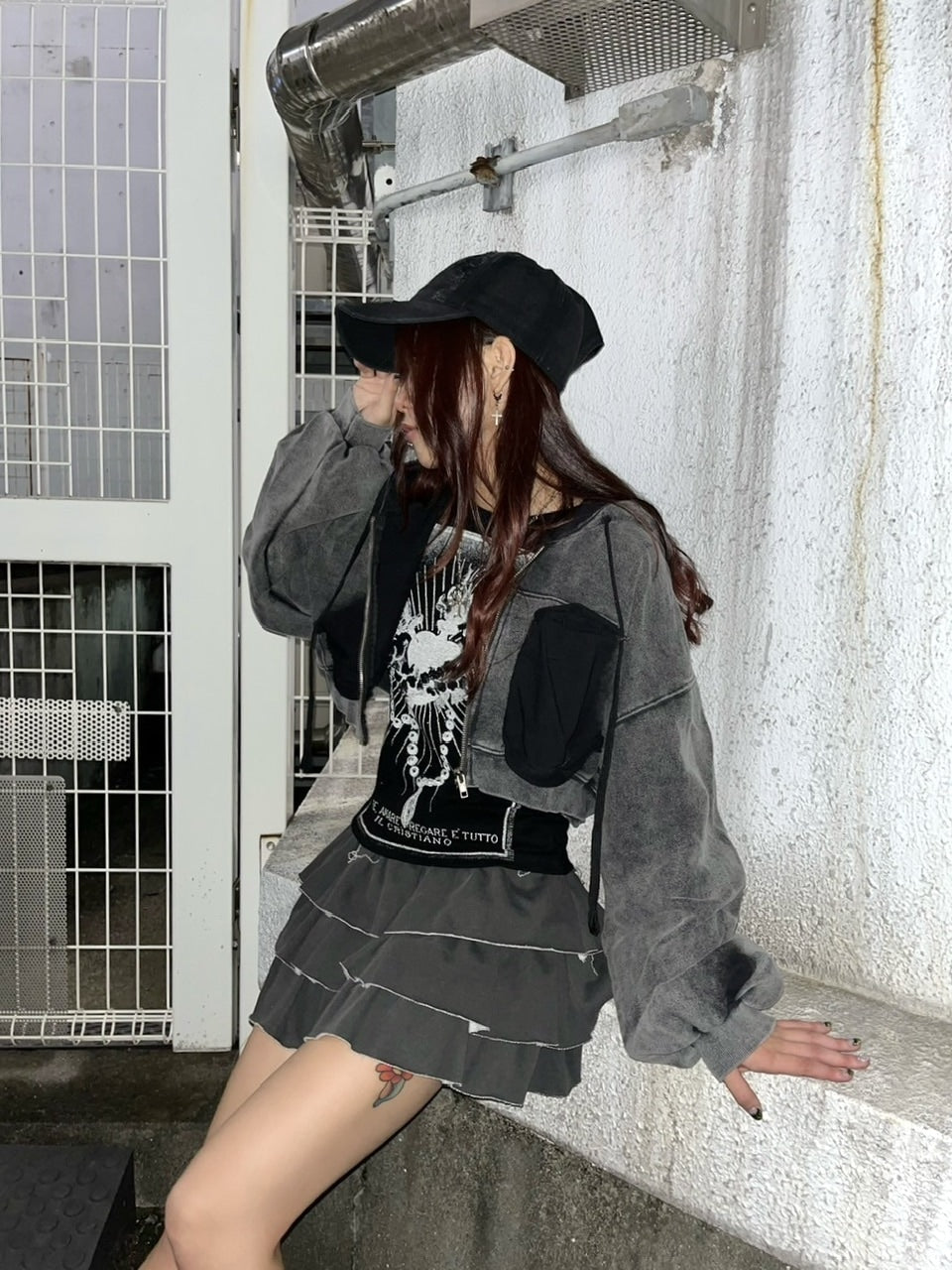 受注制【Never mind the XU】damage frill mini skirt (2color)