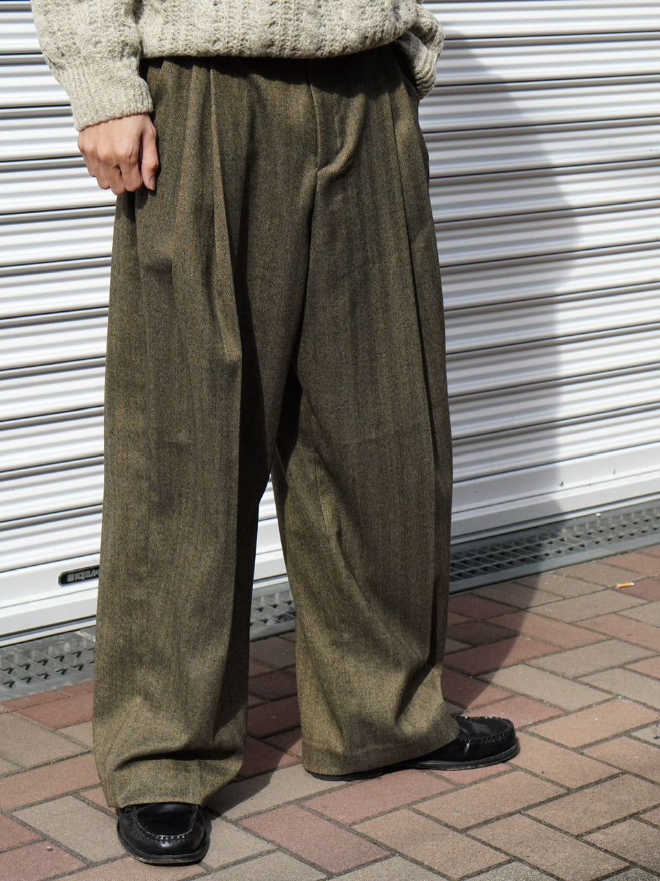 東京店WEB限定受注制【Chikashitsu +】wool double tuck slacks (2color)