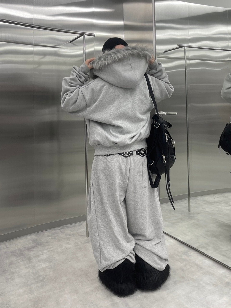 【nmtc +】embroidery fur zip up hoodie (2color)