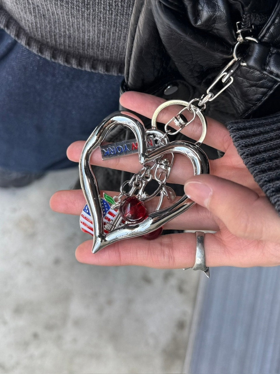 【Chikashitsu +】original big heart charm key strap