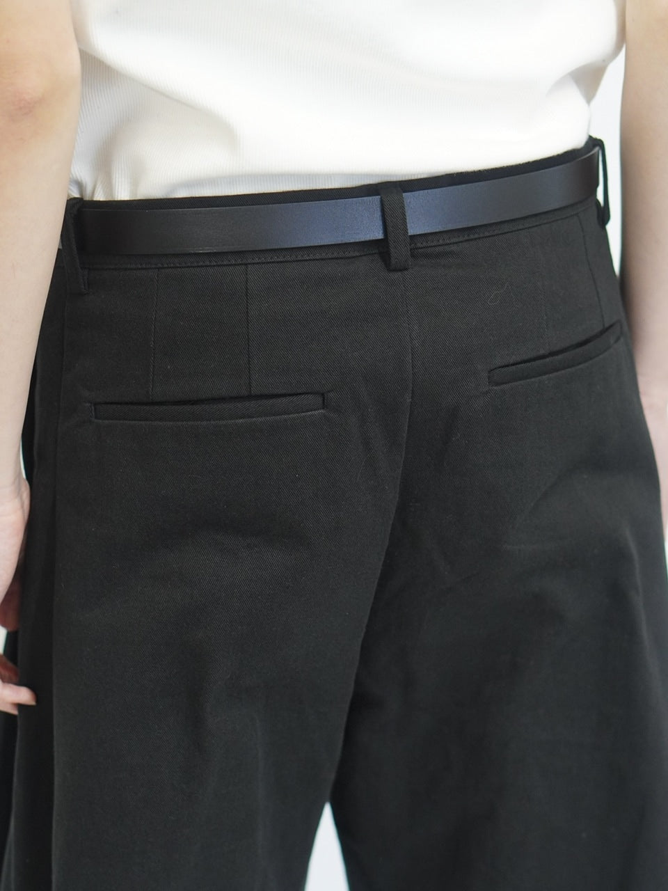 東京店WEB限定受注制【Chikashitsu +】deep tuck cotton wide slacks (3color)