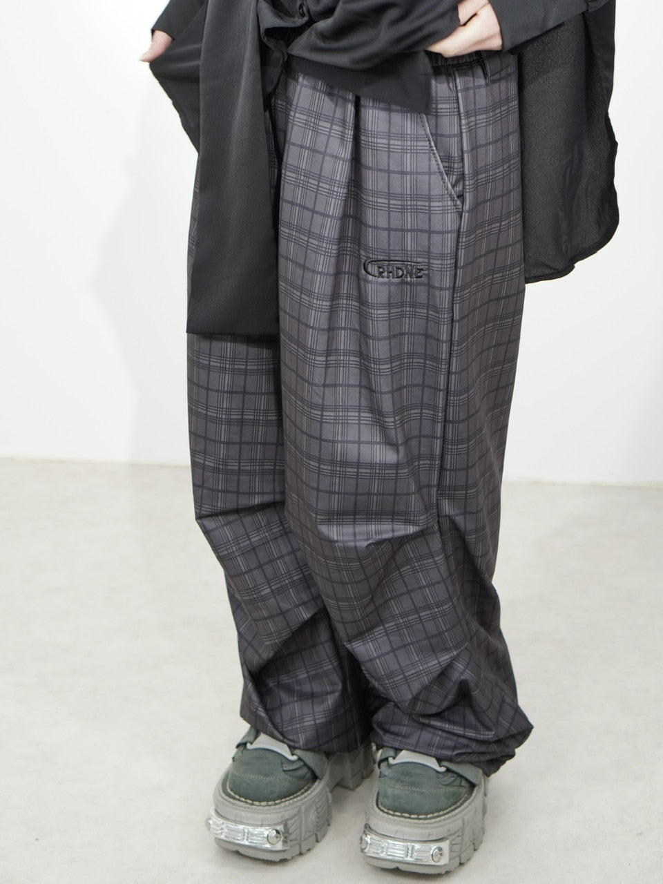 国際配送【Nerd out XU】check tuck wide pants