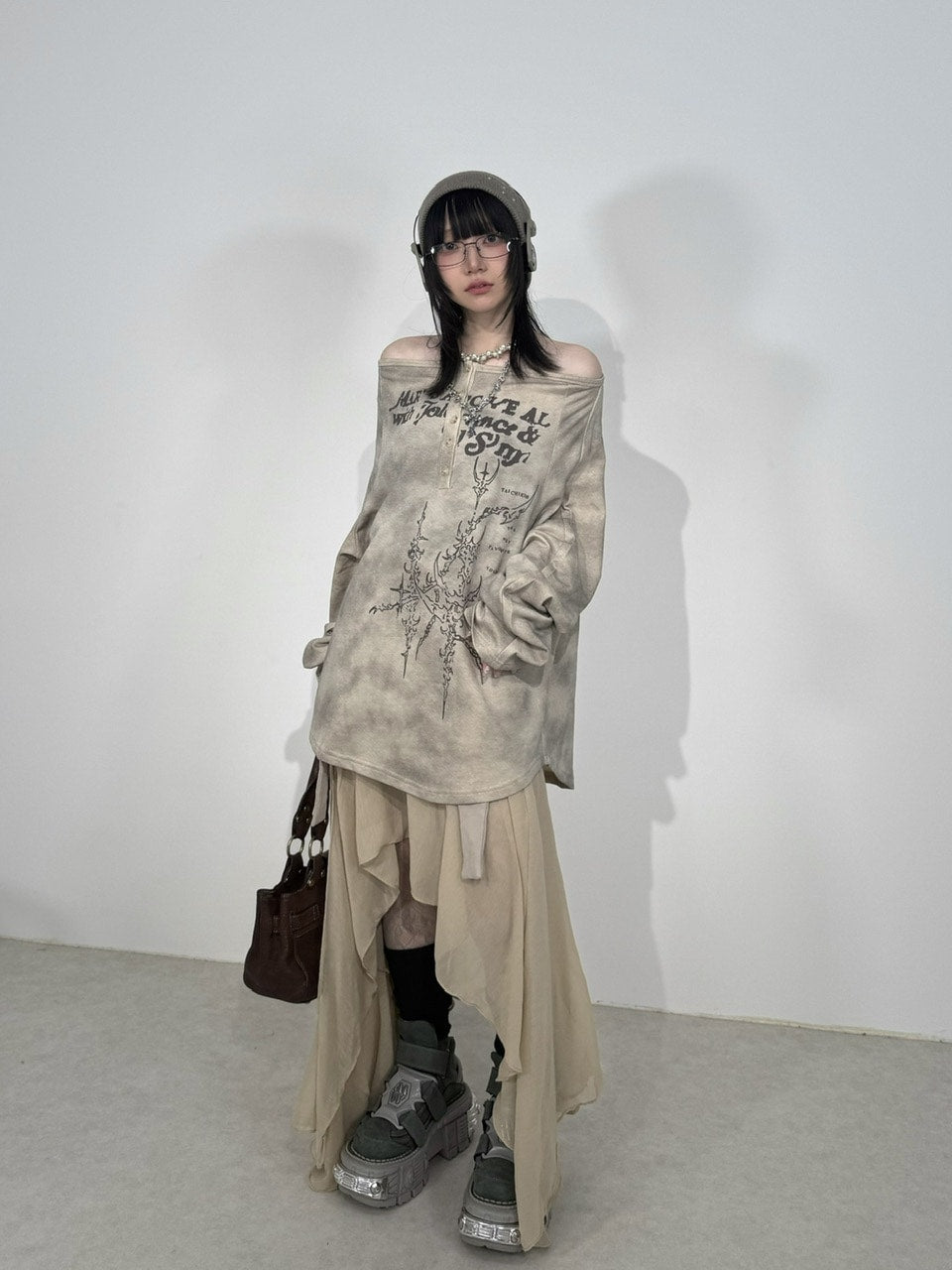 国際配送【Nerd out XU】asymmetry sheer long skirt (2color)