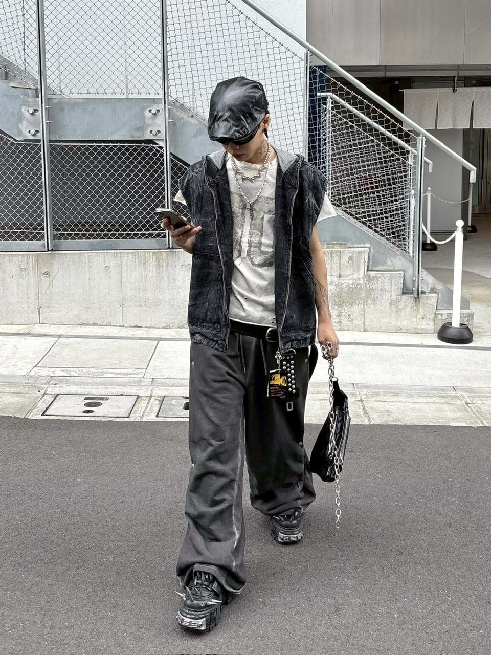 受注制【Never mind the XU】denim hood vest