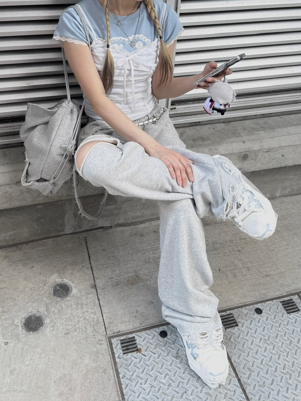 【nmtc +】string damage sweat pants (2color) / 【エヌエムティーシープラス】ストリングダメージスウェットパンツ