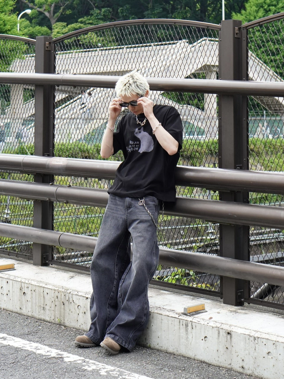 【Chikashitsu +】side wave design denim pants (BLACK)