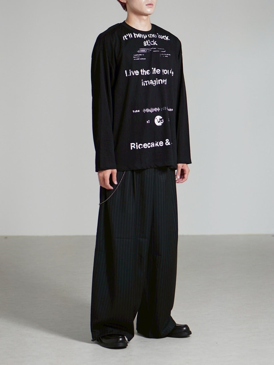 【Chikashitsu +】croque lettering long sleeve / 【チカシツプラス】モックネックレタリング長袖Tシャツ(2color)