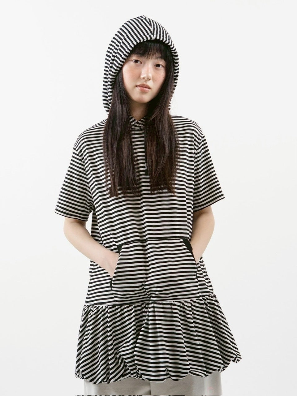 【TUOMIO】STRIPE BALLOON HOOD DRESS / 【トゥオミオ】ストライプバルーンフードワンピース