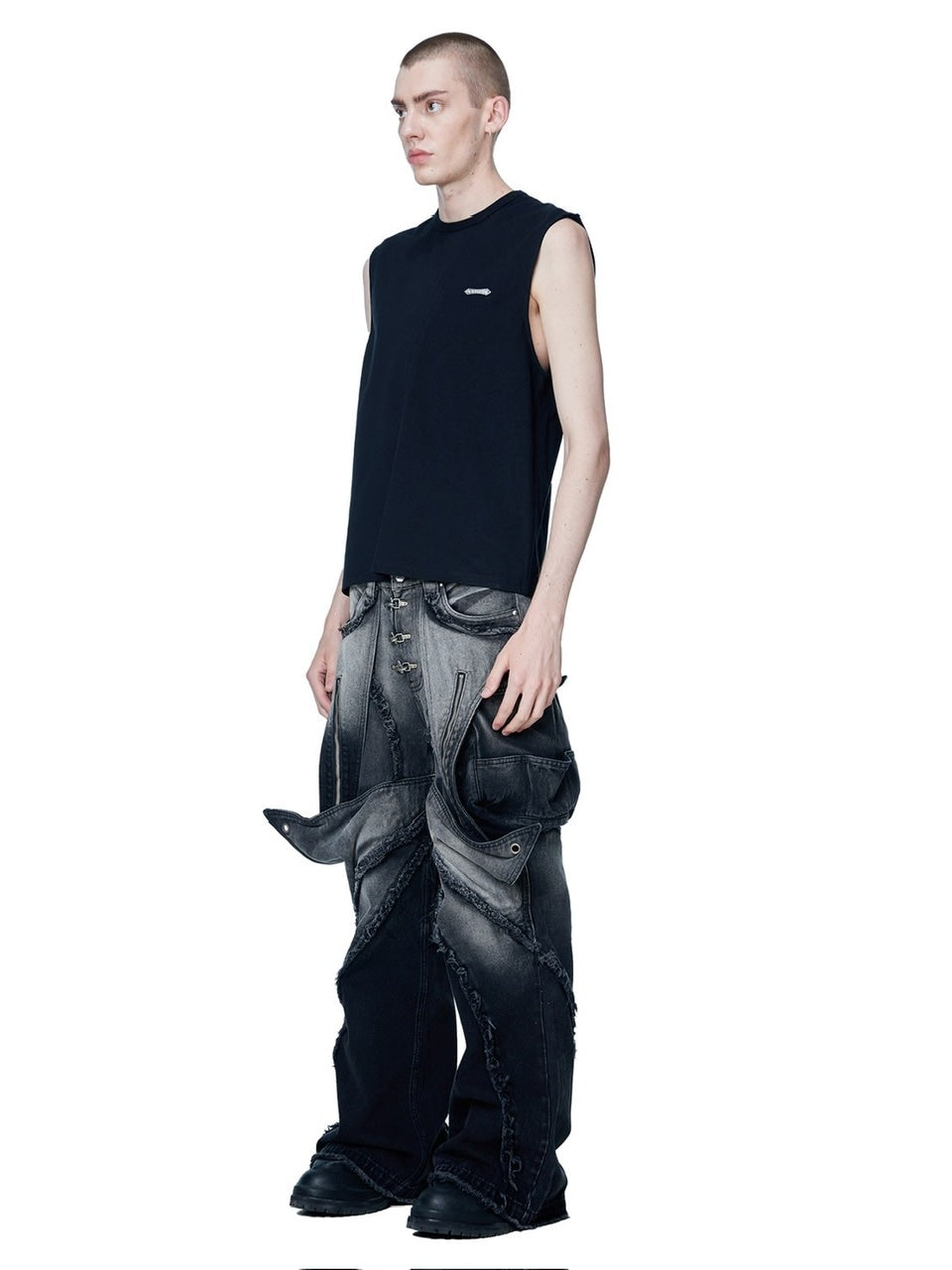 【The Boy Has No Patience】LUMINOUS DAWN ASTRAL METAL LOGO SHADOWBAT VEST / 【ザボーイハズノーペーシェンス】メタルロゴバックプリントロゴタンクトップ