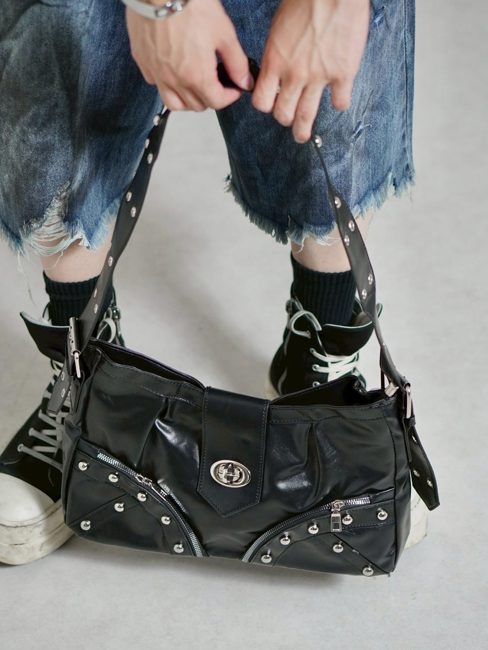 受注制【Chikashitsu +】buckle zipper studs bag – PRESSING WEB SHOP