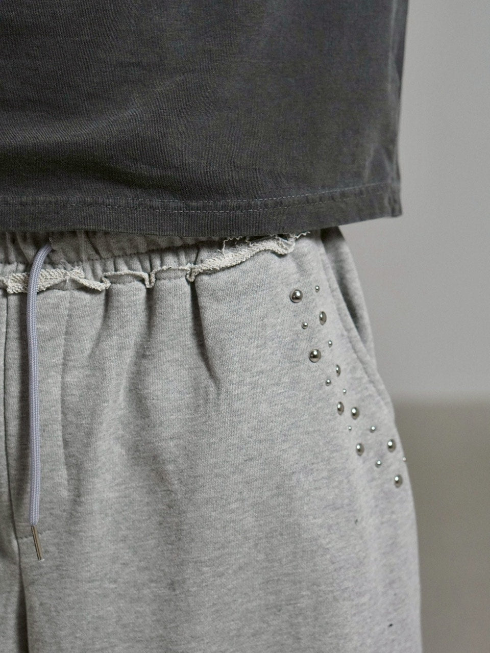受注制【Chikashitsu +】pocket studs sweat half pants / 【チカシツプラス】ポケットスタッズスウェットハーフパンツ (2color)