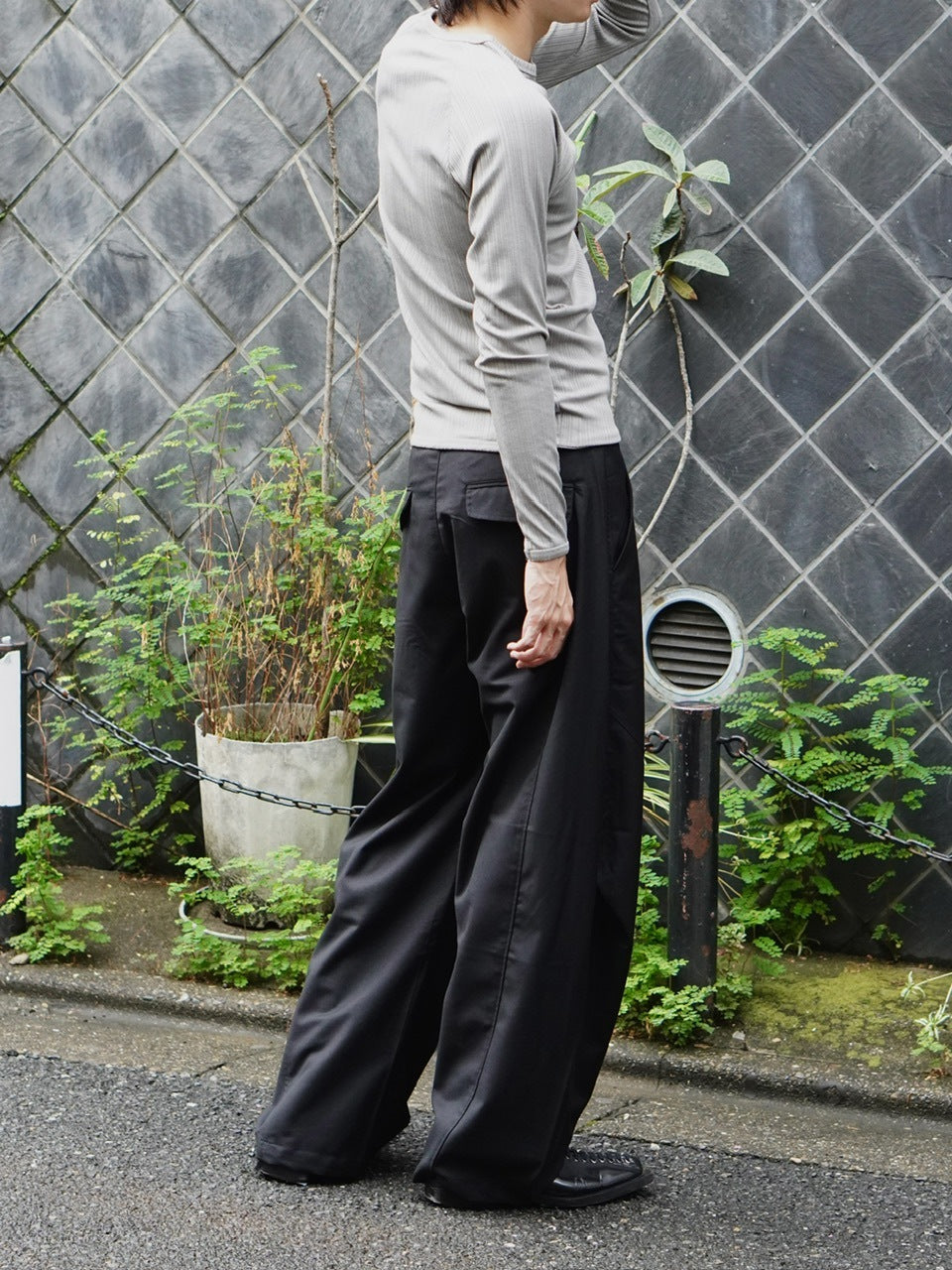 東京店WEB限定受注制【Chikashitsu +】one tuck balloon slacks