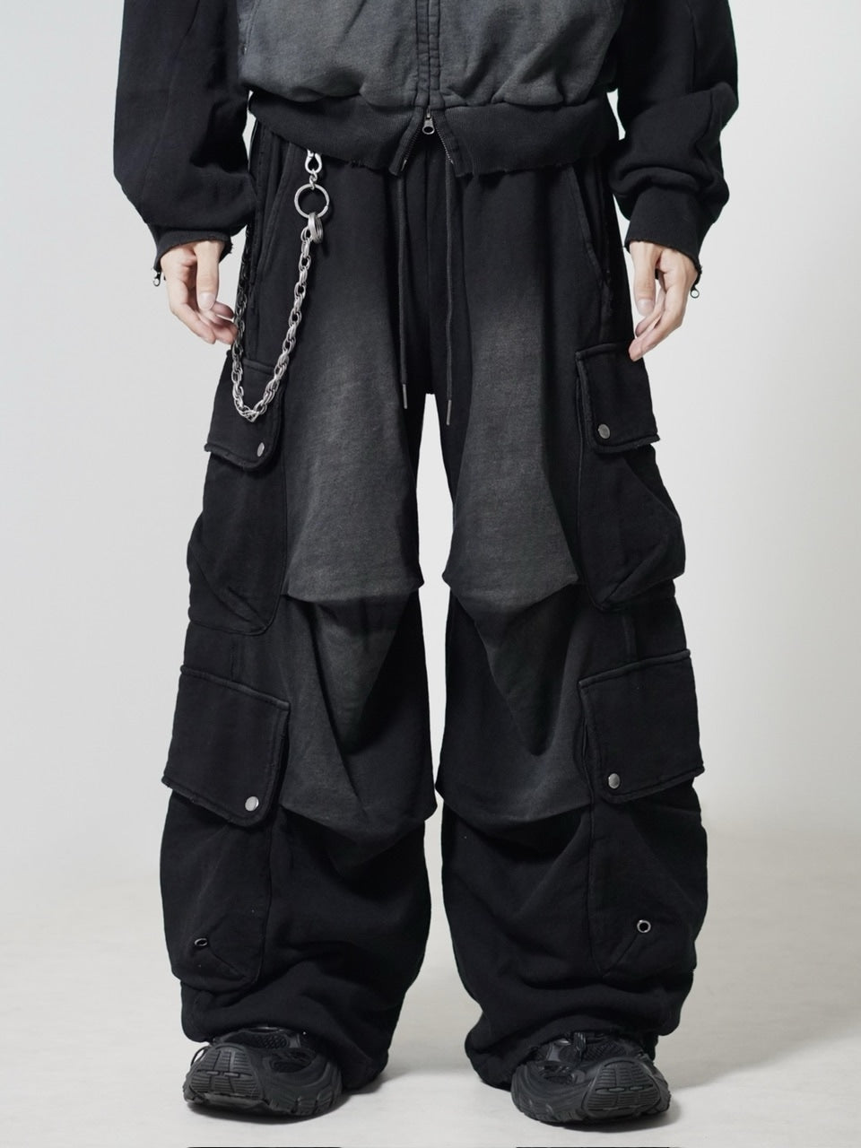 【CHIKASHITSU PLUS HIGH】4 pocket dirty wash sweat cargo pants (wash black) / 【チカシツプラスハイ】マルチポケットダーティーウォッシュスウェットカーゴパンツ